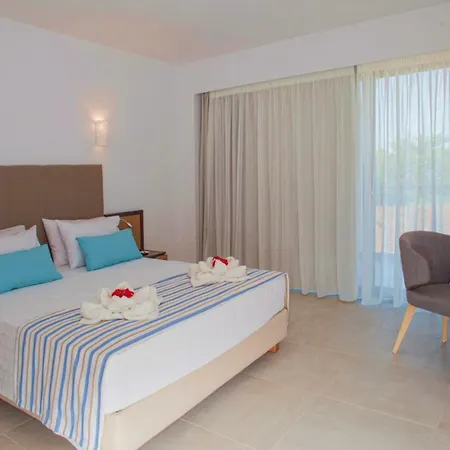 Minos Hotel 4*