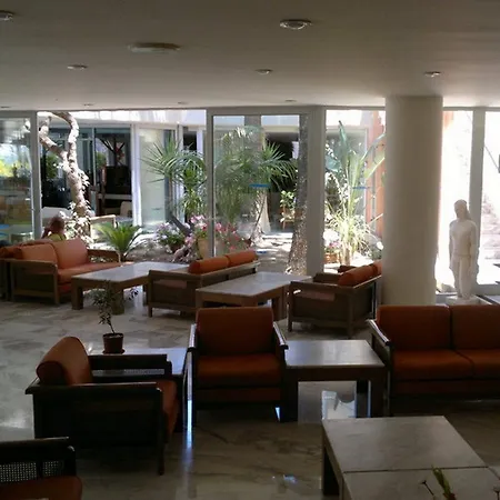 Minos Hotel Rétino